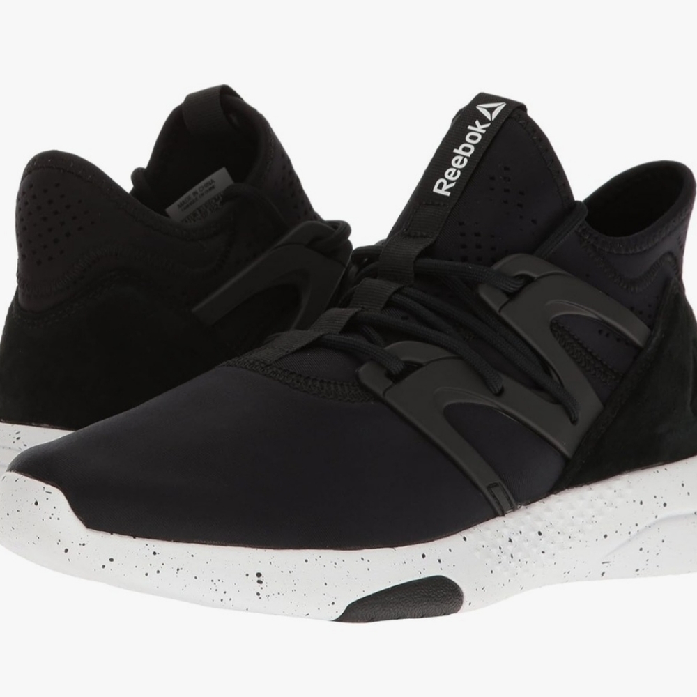 Women's REEBOK REEBOK HAYASU BLACK/WHITE Size  8